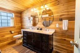 The Barnhouse for 2 @ TimberRose Ranch FBG hot tub