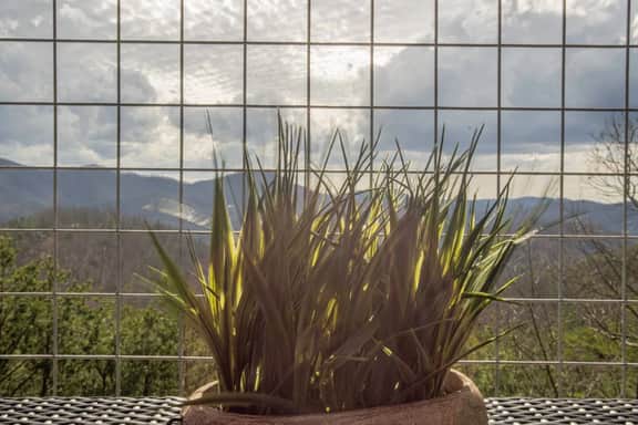 50 MILE VIEW of the Smokies! Sleeps 8 pool hot tub wifi