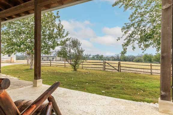 The Ranch House for 2 @ TimberRose Ranch hot tub